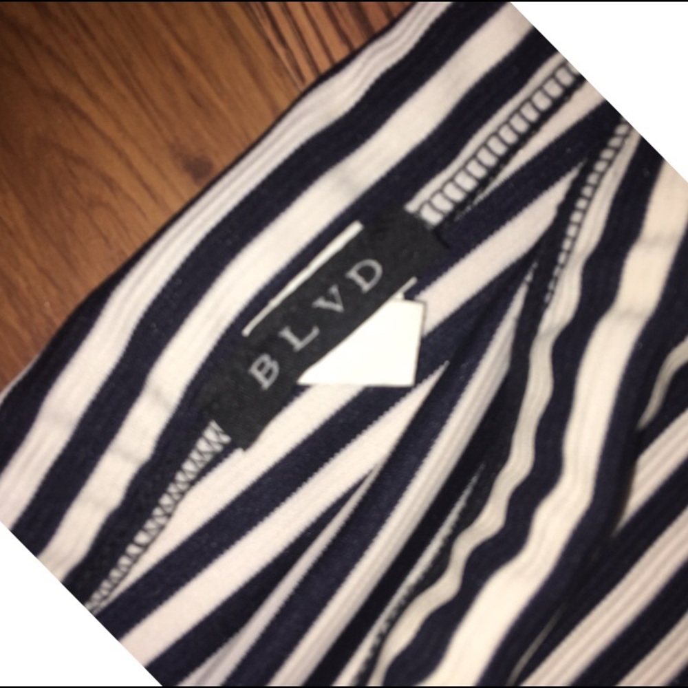 Two piece stripped outfit - Picture 3 of 4